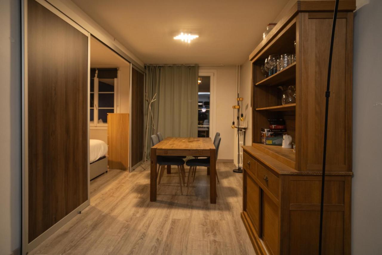 Ferienwohnung Joli T2 Proche Du Metro Avec Vue Tour Eiffel Issy-les-Moulineaux Exterior foto