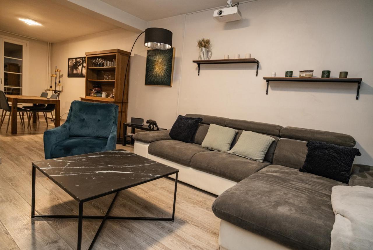 Ferienwohnung Joli T2 Proche Du Metro Avec Vue Tour Eiffel Issy-les-Moulineaux Exterior foto