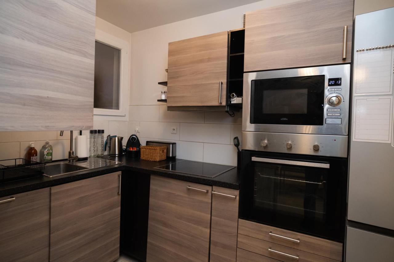 Ferienwohnung Joli T2 Proche Du Metro Avec Vue Tour Eiffel Issy-les-Moulineaux Exterior foto